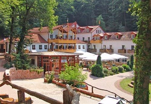 Schlosshotel Landstuhl Exterior photo